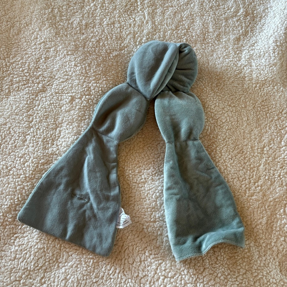 Nodpod Weighted Sleep Mask Sage Green Strap-Free Light Blocking Eye Mask 9oz - Picture 5 of 11